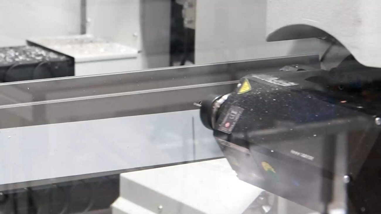Machining an aluminium profile in a production facility.